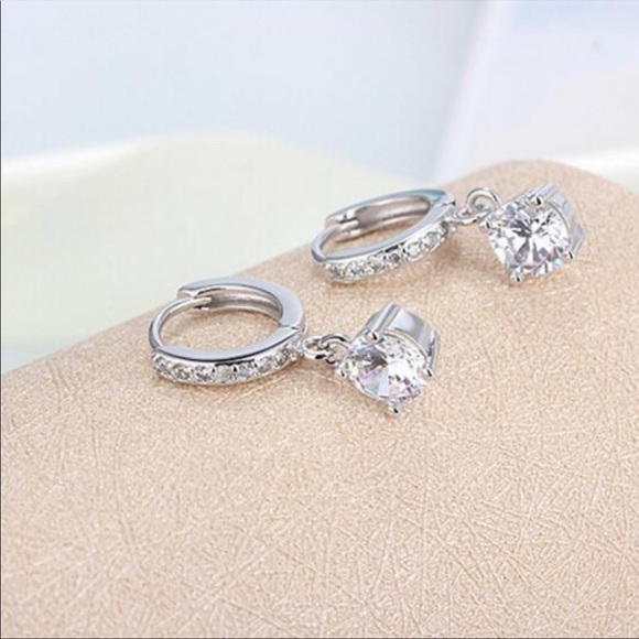 NEW SOLITAIRE DIAMOND DROP SILVER HOOP EARRINGS - Picture 6 of 8